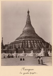 La Pagoda Shwedagon a Rangoon, Birmania, c.1860 da English Photographer